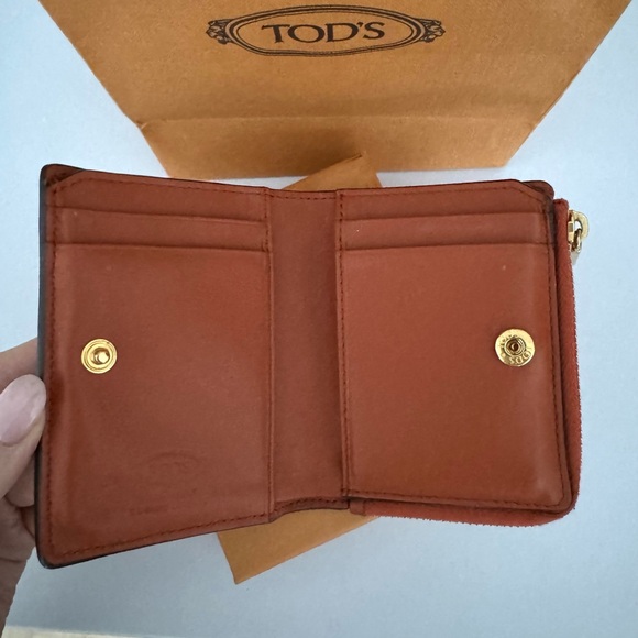 TODS Wallet - Picture 3 of 6
